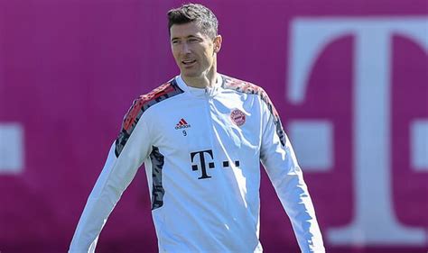 Bayern Munich 'admit' they have new third Robert Lewandowski option as Barcelona hunt star ...