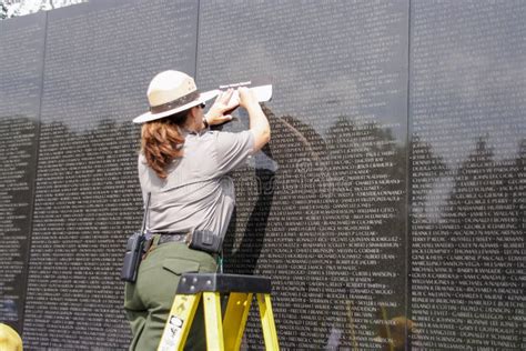 Vietnam Memorial Wall Rubbing Editorial Image - Image of important, duty: 455900