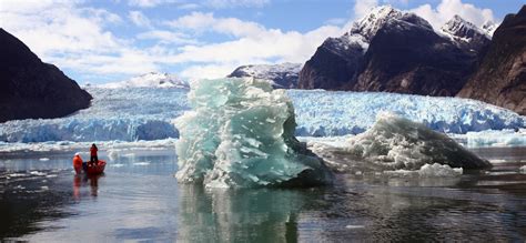 MY CHILE WISH LIST, KAYAKING IN LAGUNA SAN RAFAEL Glacier lake at the...