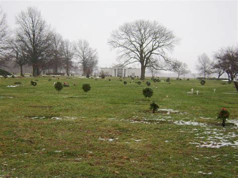 Oak Lawn Memorial Gardens in Galesburg, Illinois - Find a Grave Cemetery