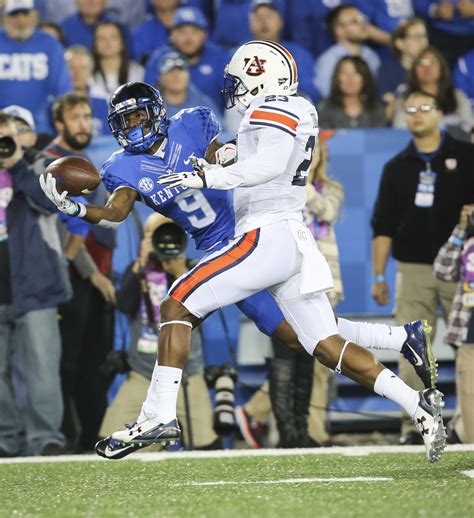 Auburn outlasts Kentucky 30-27 to earn first SEC victory - Sports ...