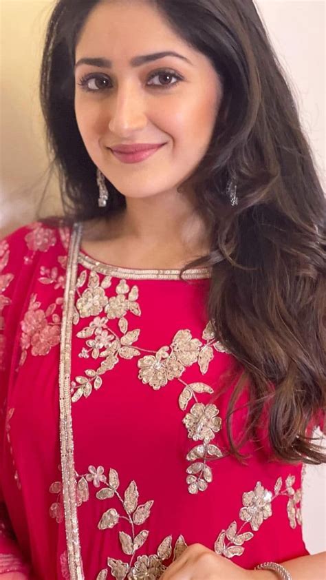 Sayyeshaa | Web Stories | Manorama Online