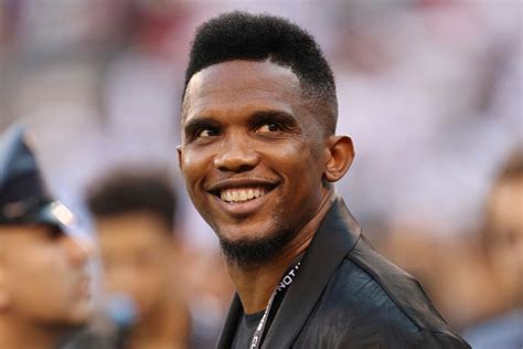 Samuel Eto’o caught on camera appearing to attack man after World Cup match | The Independent