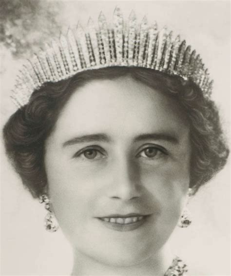 Tiara Mania: Queen Mary of the United Kingdom's Fringe Tiara