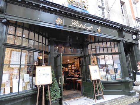 Inside London's Oldest Bookshop | Londonist