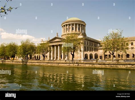 Four Courts Dublin Stock Photo - Alamy