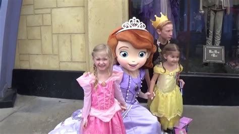 Meet and Greet with 8 Princesses Disneyland 2017 - YouTube