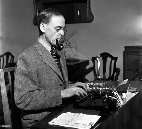 World War II, Gloucestershire, England Sir Stafford Cripps is... News ...