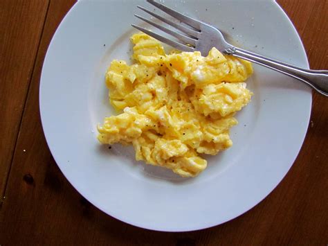 scrambled eggs: Directions, calories, nutrition & more | Fooducate