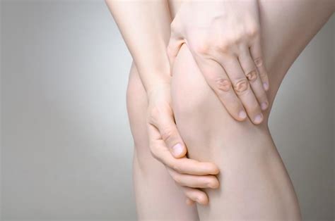 Chronic Knee Pain: What Are the Causes, Symptoms, and Treatment?