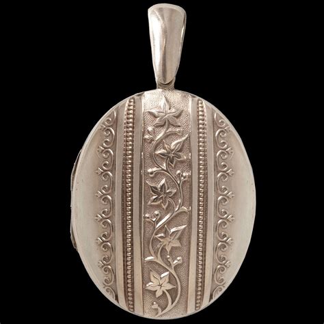 Antique Jewellery » victorian silver locket