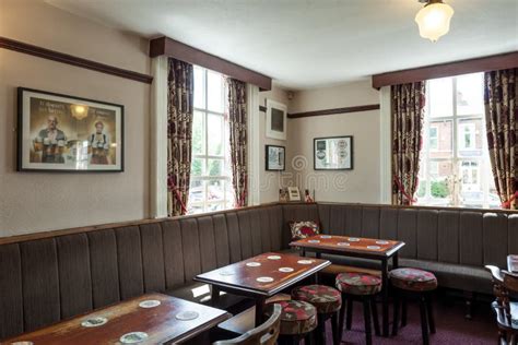 Traditional British Pub Interior Editorial Image - Image of drinking, london: 135439700