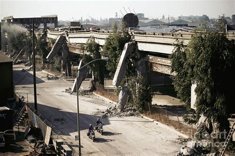 Loma Prieta Earthquake Photograph by Peter Menzel/science Photo Library