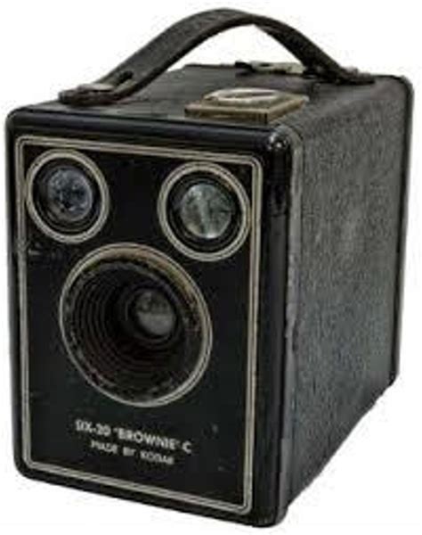 Box Camera - Six-20 Brownie C; Kodak; 1939; 1981-1194-1 - Pahiatua ...