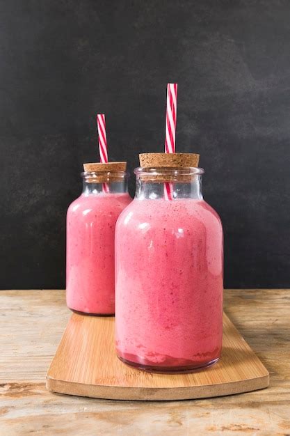 Free Photo | Bottles with smoothie