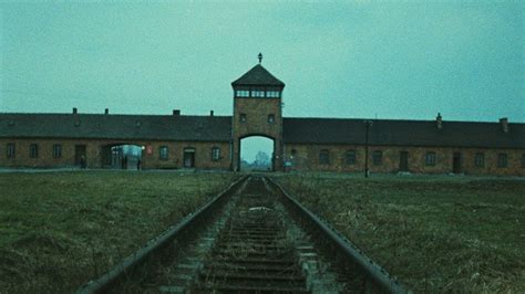 Shoah (1985) – Movie Reviews Simbasible