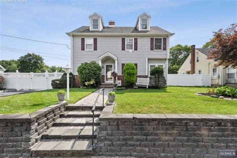 Pompton Lakes, NJ Real Estate - Pompton Lakes Homes for Sale | realtor.com®