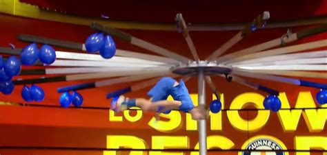 A young trampolinist broke an unusual world record - Radio Sargam