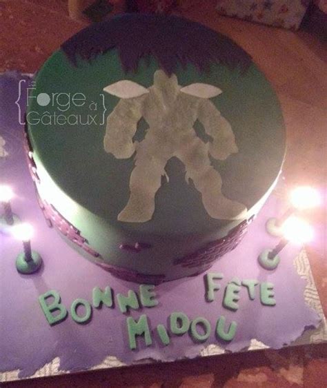 Hulk "smash" Cake - CakeCentral.com