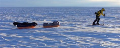 For The First Time Ever, an Explorer Just Completed a Solo Trek Across Antarctica : ScienceAlert