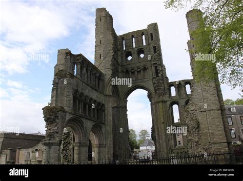 Kelso Abbey Scotland May 2010 Stock Photo - Alamy