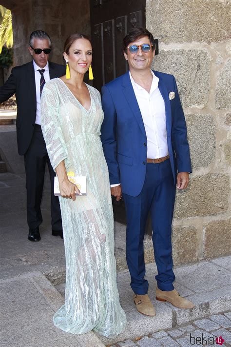 Antonio Hidalgo junto a su mujer en la boda de Álvaro Rojo, hijo de Ana ...