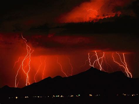 Pin by Linnea on Nature | Storm photography, Lightning storm, Lightning images