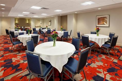 Hampton Inn - Washington DC/White House, Washington D.C. - Compare Deals