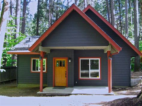 How to Select Paint Colors for a Mountain Cabin — Story & Space | House paint exterior, Mountain ...