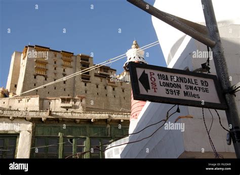 Leh Palace, Leh, Ladakh Stock Photo - Alamy