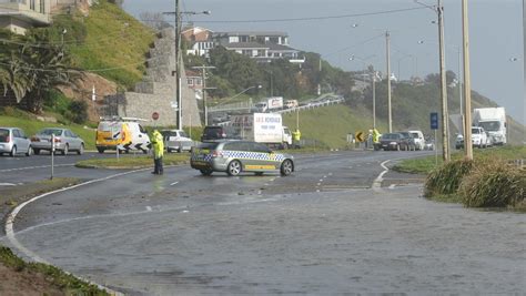 Chaos for Bayside, Frankston and Mornington Peninsula as wild weather sweeps the region | Leader