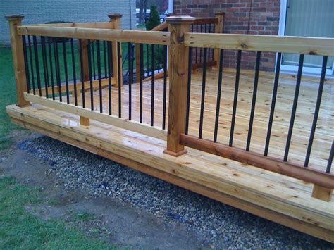 Deck railing design, Deck balusters, Wood deck railing