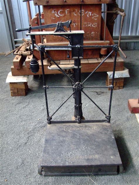 Photo: Antique Cast Iron W & T Avery Platform Scales | Gilgandra Rural ...