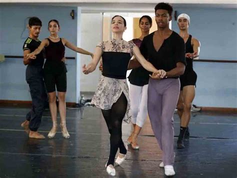 National Ballet of Cuba celebrates anniversary with Havana audience - Prensa Latina