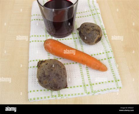 beetroot juice with carrot Stock Photo - Alamy