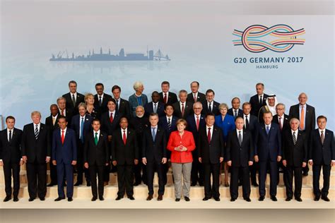 World leaders pose for G20 group photo