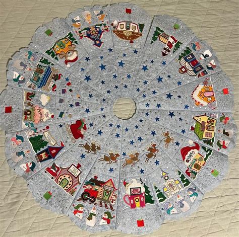 Quilted Christmas Tree Skirt | Festive Holiday Decoration