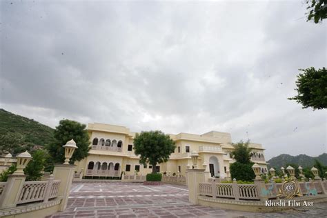 HOTEL RAJ BAGH PALACE | ⋆⋆⋆⋆ | JAIPUR, INDIA | SEASON DEALS FROM $82