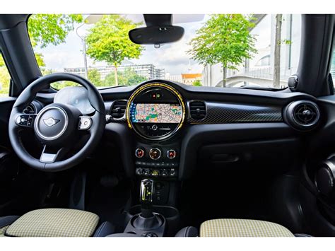 2023 MINI Electric Hardtop: 15 Interior Photos | U.S. News