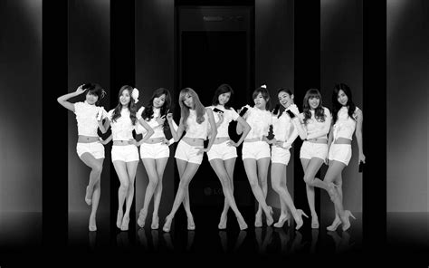 Download HD Girls' Generation Chocolate Love Wallpaper | Wallpapers.com