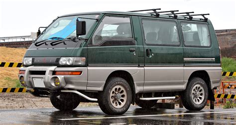 File:Mitsubishi Delica Star Wagon 303.JPG - Wikipedia, the free ...