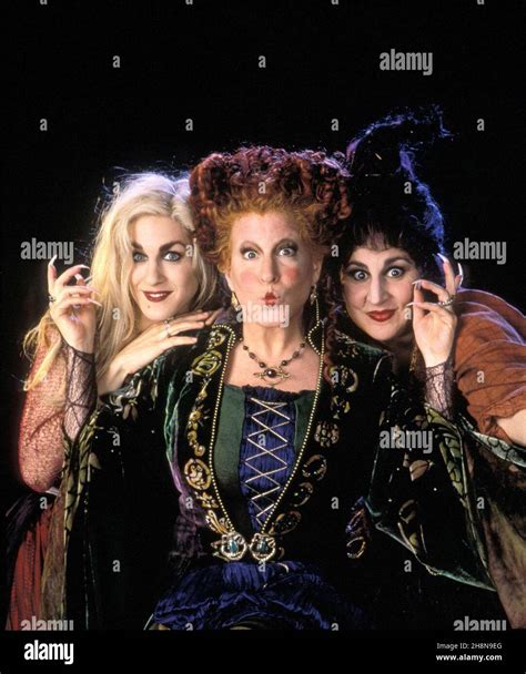 BETTE MIDLER, SARAH JESSICA PARKER and KATHY NAJIMY in HOCUS POCUS (1993), directed by KENNY ...