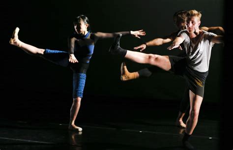 Choreographer steps back into familiar world of dance | Entertainment | tulsaworld.com