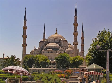 Sultan Ahmed Mosque, Istanbul, Turkey | ZigAZigApp