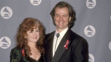 Bonnie Raitt Husband: Who Is Michael O'Keefe?