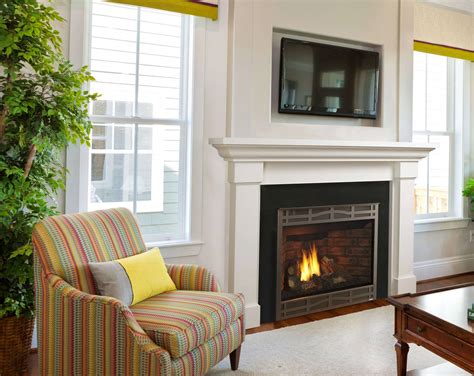 Traditional Fireplace Mantel Surround | Heatilator | Novus - Fireplace CA