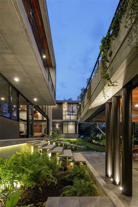 Entreparotas House in Colima, Mexico des|Concrete Houses Minimalist Architecture, Modern ...