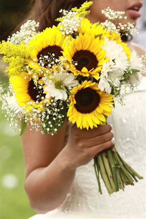 21 Perfect Sunflower Wedding Bouquet Ideas for Summer Wedding