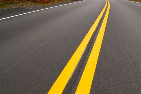 Yellow lines on the road: Basic rules you should obey