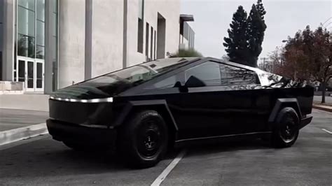 For the first time, the Tesla Cybertruck is shown in glossy black - Dcovery